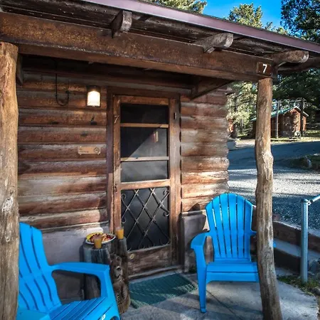 Apache Village 7, Queen Bed, Midtown, Sleeps 2